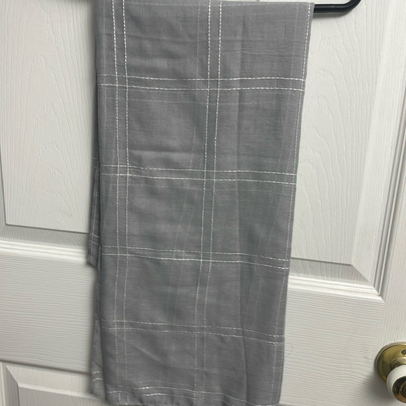 Scarf - Picture 1 of 4